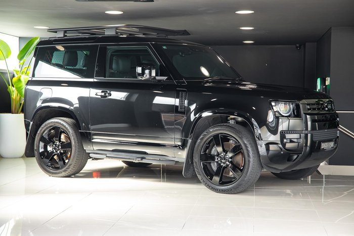 2025 Land Rover Defender 90 P425 X-Dynamic SE