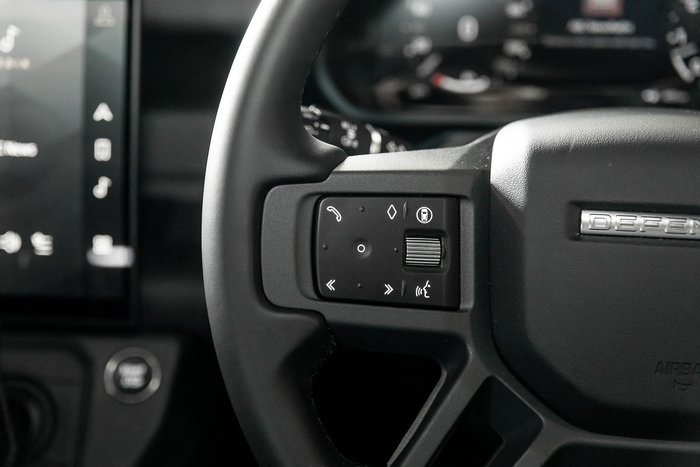 2025 Land Rover Defender 90 P425 X-Dynamic SE