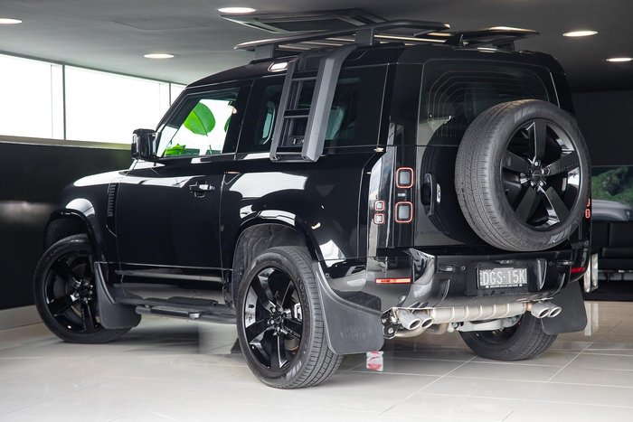 2025 Land Rover Defender 90 P425 X-Dynamic SE