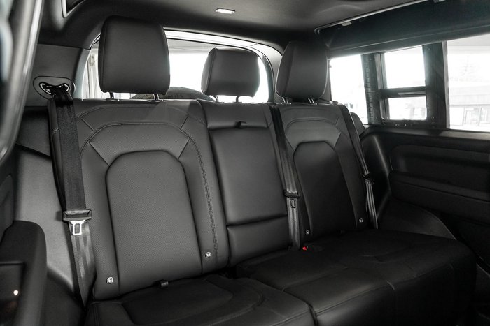 2025 Land Rover Defender 90 P425 X-Dynamic SE