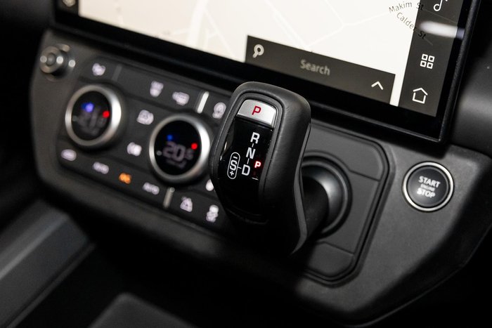 2025 Land Rover Defender 90 P425 X-Dynamic SE
