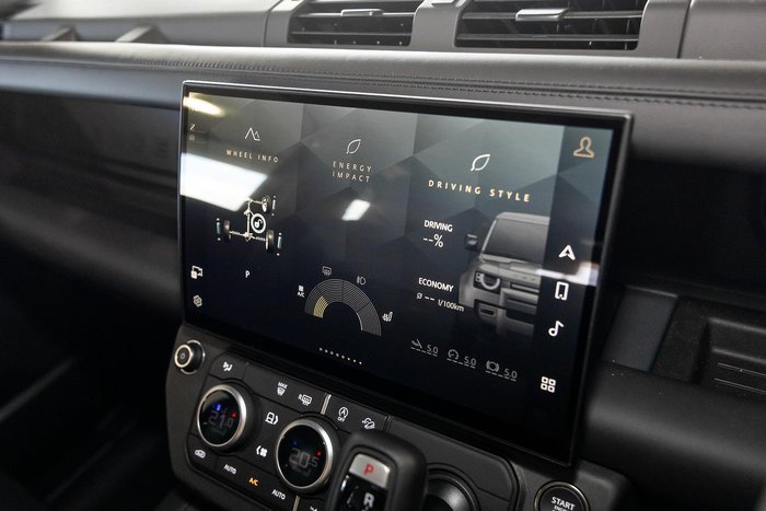 2025 Land Rover Defender 90 P425 X-Dynamic SE