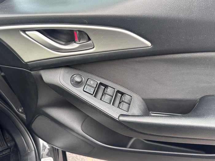 2016 Mazda 3 Neo