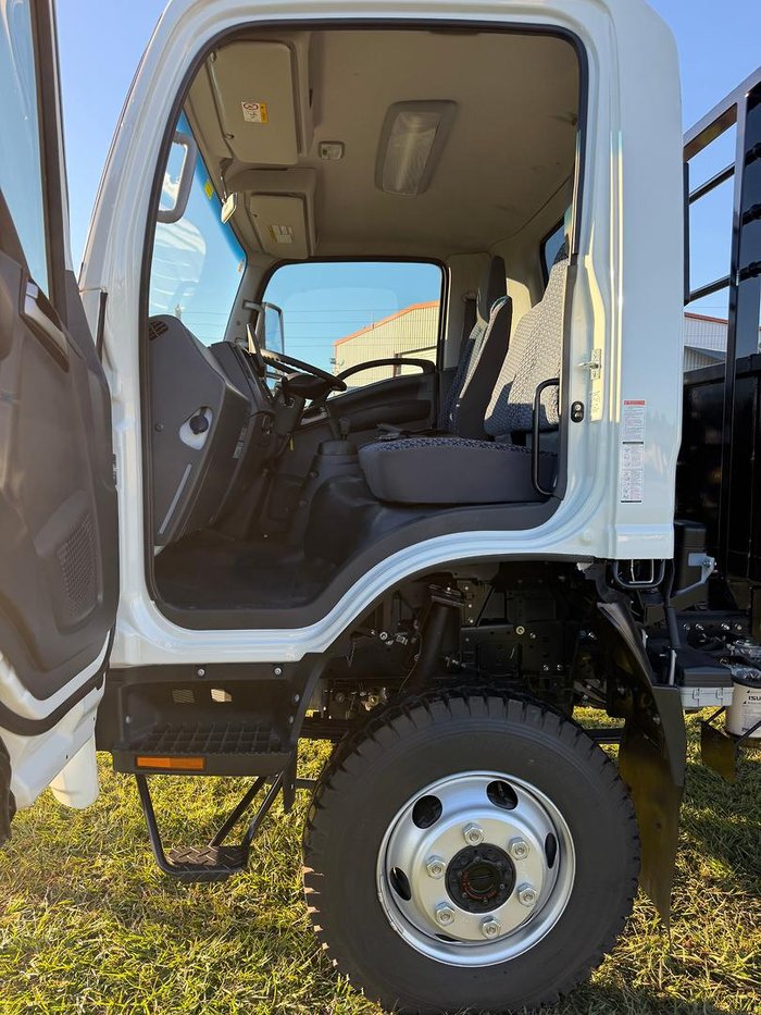 2025 Isuzu N Series NPS 75/45-155 White