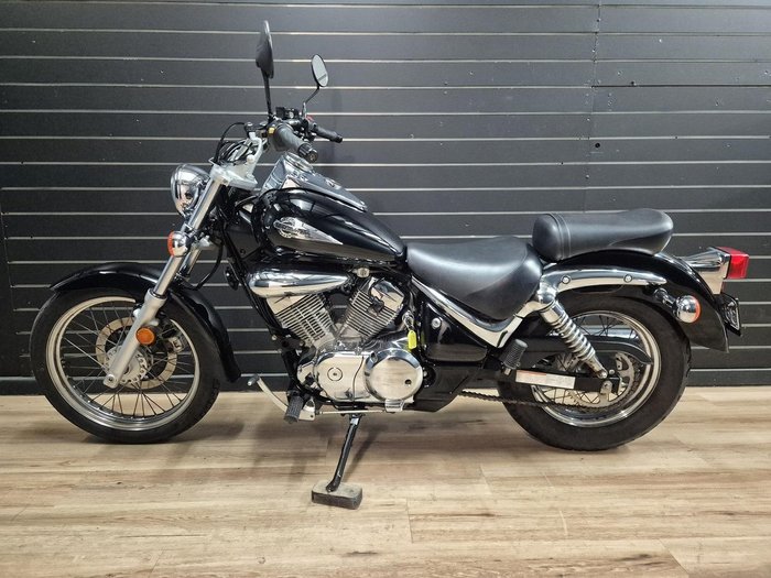 2008 SUZUKI VL250 (LC250 INTRUDER) Black