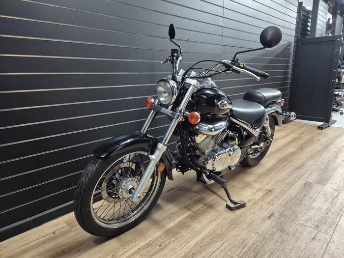 2008 SUZUKI VL250 (LC250 INTRUDER) Black