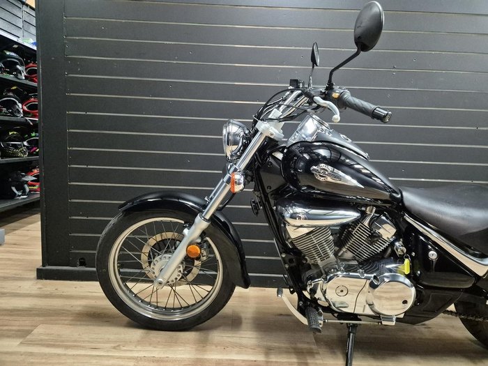 2008 SUZUKI VL250 (LC250 INTRUDER) Black