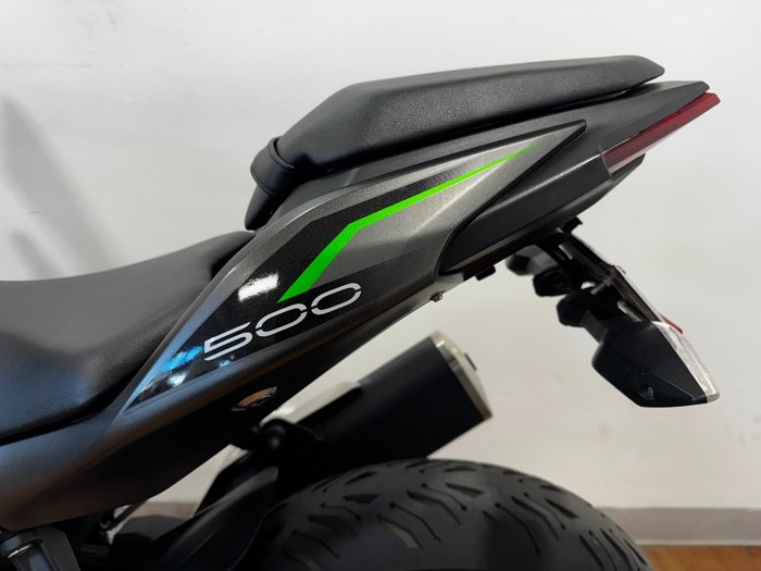 2024 Kawasaki Z500 Black