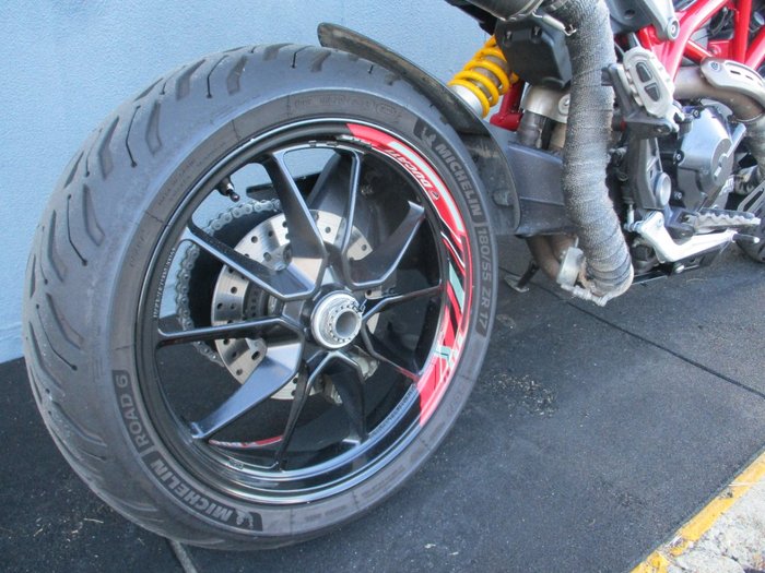 2013 DUCATI HYPERMOTARD 821 Black