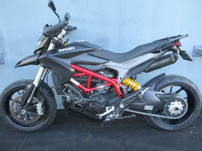 2013 DUCATI HYPERMOTARD 821 Black