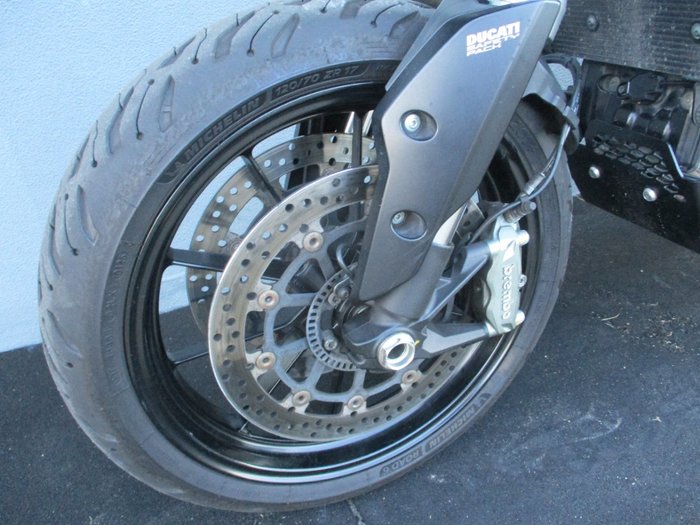 2013 DUCATI HYPERMOTARD 821 Black