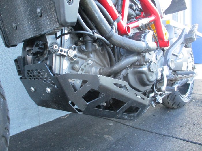 2013 DUCATI HYPERMOTARD 821 Black