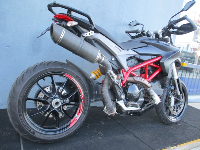 2013 DUCATI HYPERMOTARD 821 Black