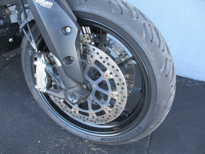 2013 DUCATI HYPERMOTARD 821 Black