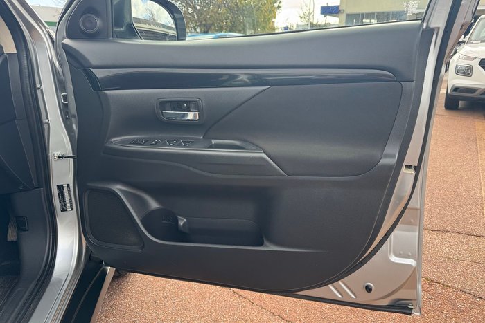 2019 Mitsubishi Outlander ES