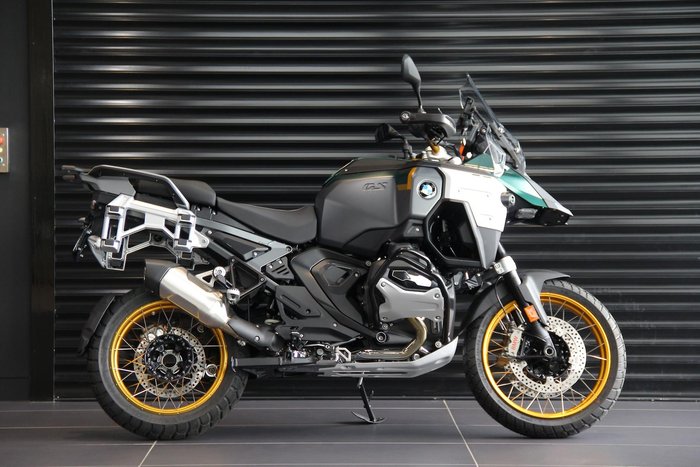 2025 BMW