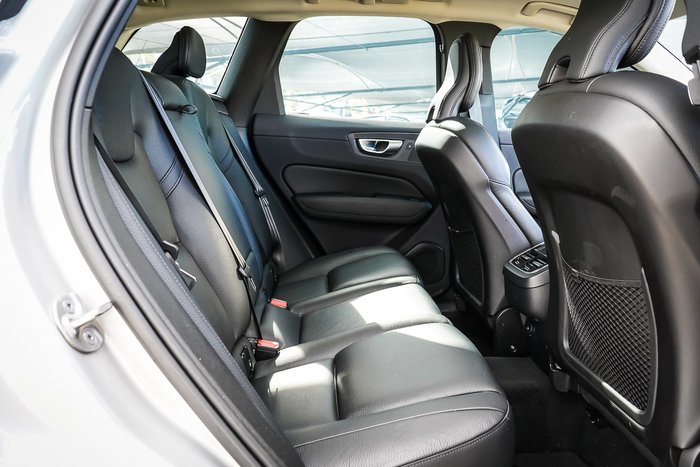 2022 Volvo XC60 Plus B5