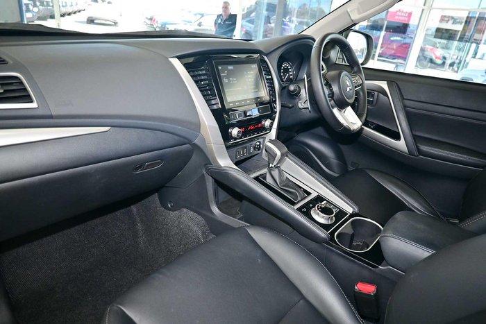 2025 Mitsubishi Pajero Sport GLS