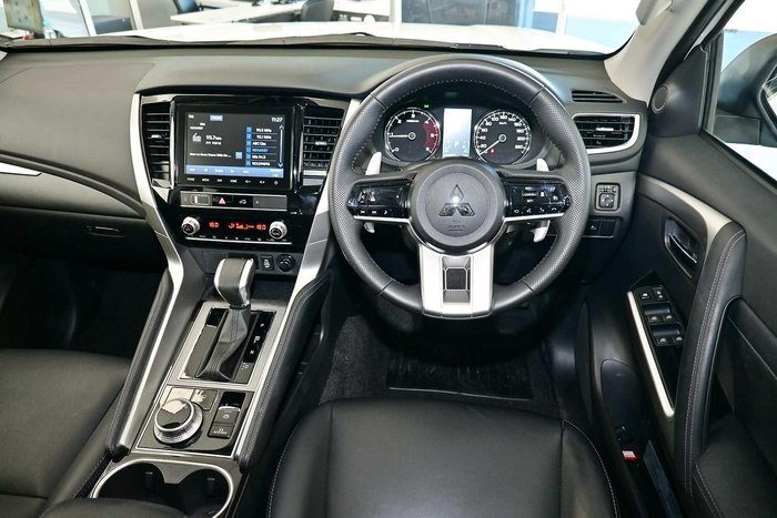 2025 Mitsubishi Pajero Sport GLS
