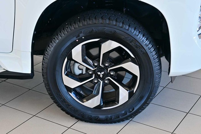 2025 Mitsubishi Pajero Sport GLS