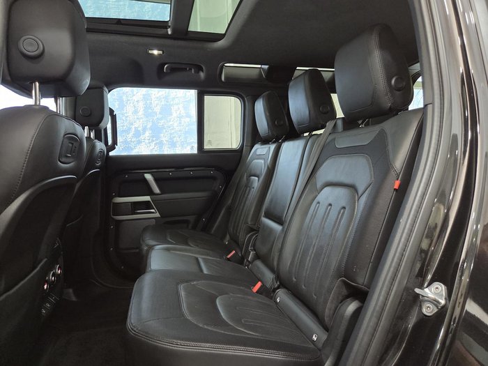 2021 Land Rover Defender 110 D300 X-Dynamic HSE