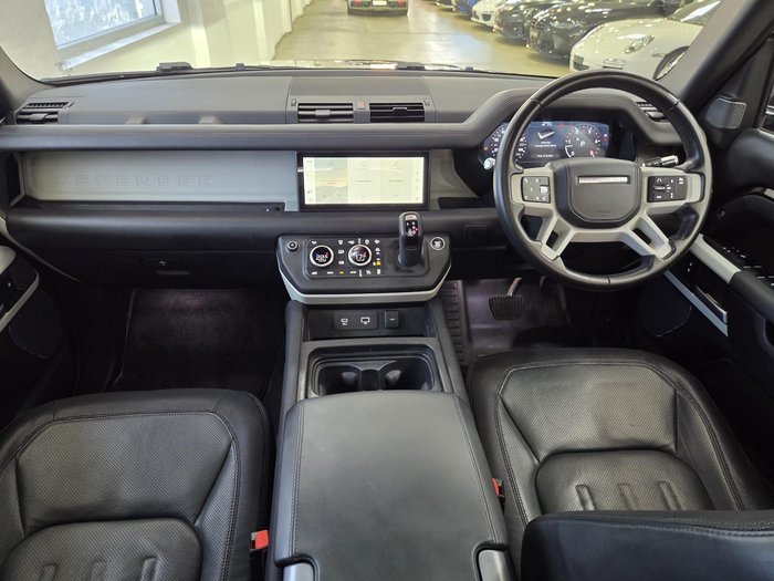 2021 Land Rover Defender 110 D300 X-Dynamic HSE