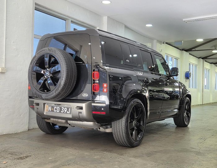 2021 Land Rover Defender 110 D300 X-Dynamic HSE