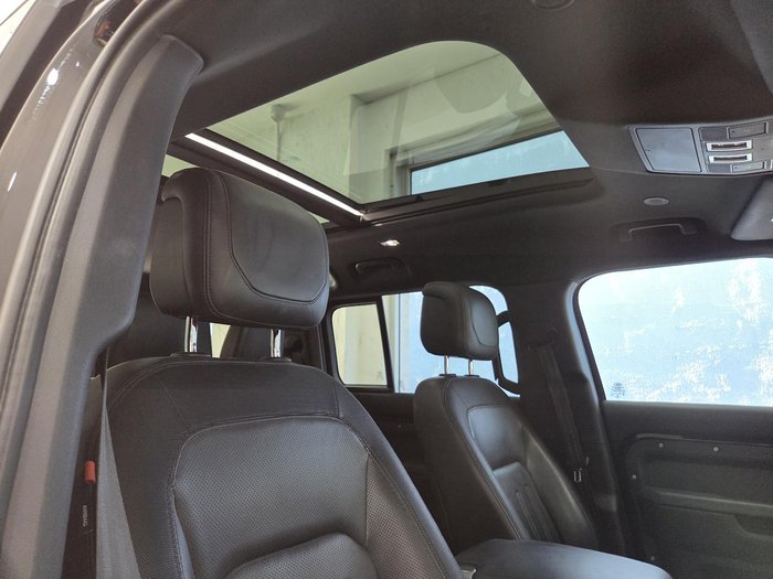 2021 Land Rover Defender 110 D300 X-Dynamic HSE