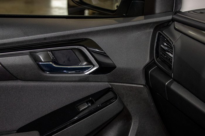 2022 Isuzu MU-X LS-M
