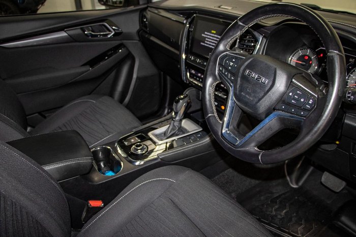 2022 Isuzu MU-X LS-M