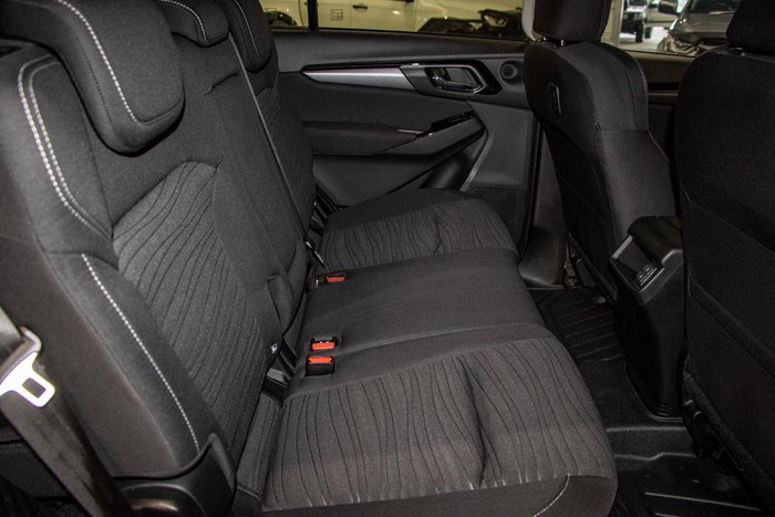 2022 Isuzu MU-X LS-M