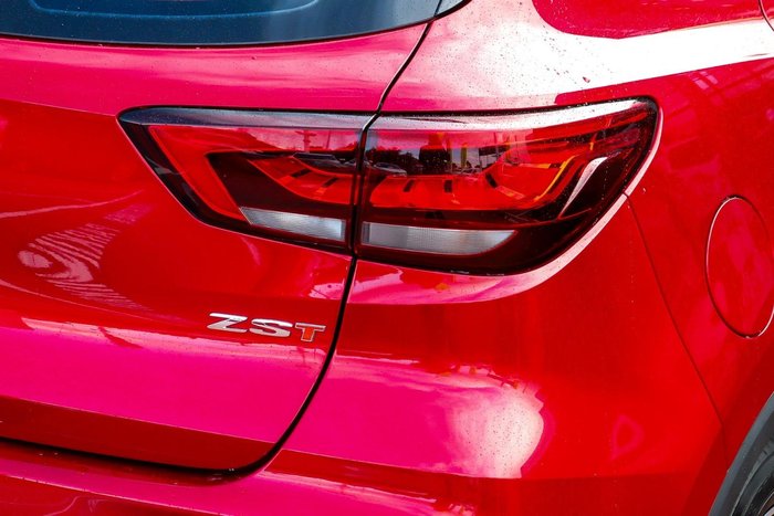 2023 MG ZST Essence