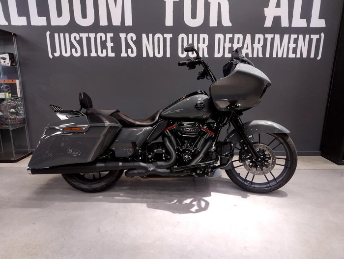 2018 Harley-Davidson CVO Road Glide 117 (FLTRXSE) Touring