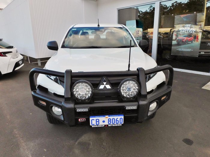2022 Mitsubishi Triton GLX