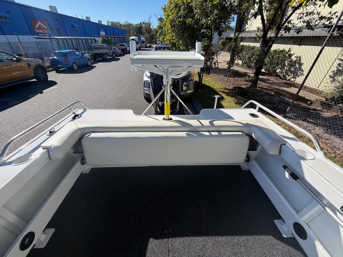 2026 QUINTREX 430 Fishabout Pro