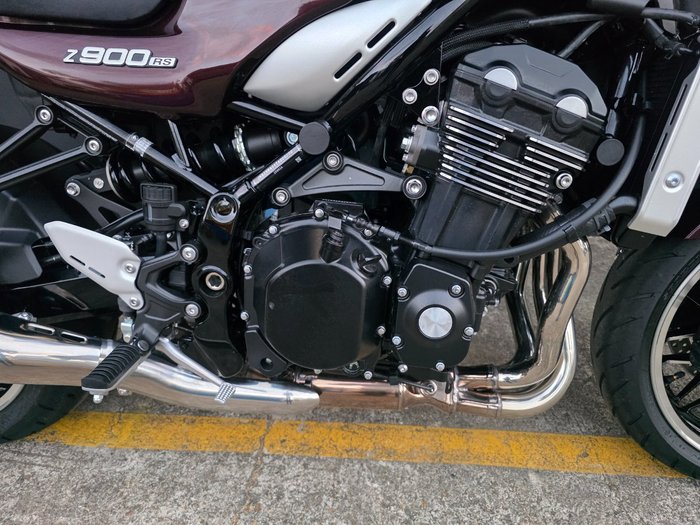 2026 Kawasaki Z900RS (ZR900C) RED
