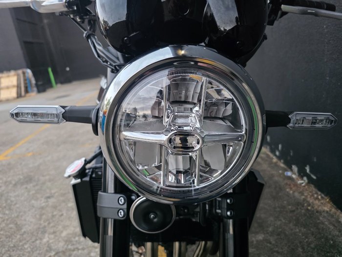 2026 Kawasaki Z900RS (ZR900C) RED