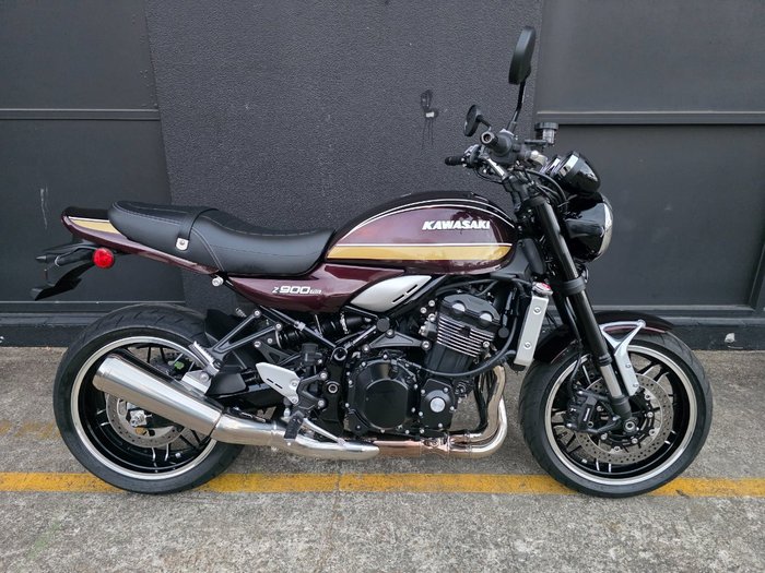 2026 Kawasaki Z900RS (ZR900C) RED
