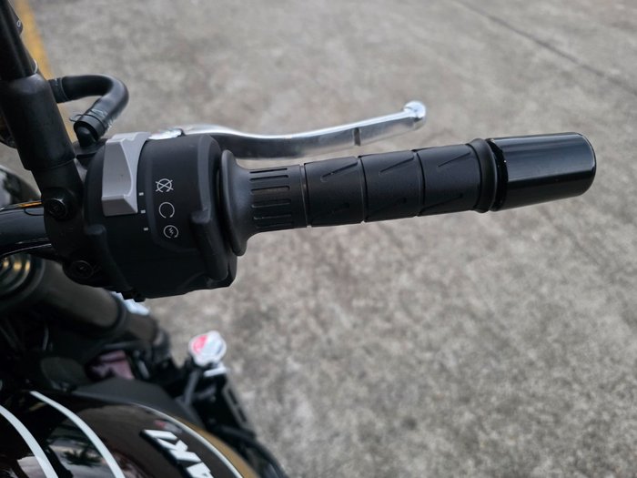 2026 Kawasaki Z900RS (ZR900C) RED