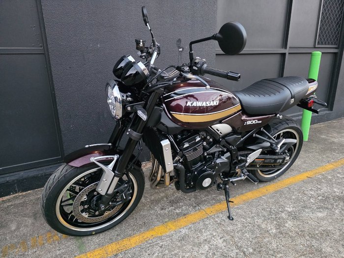2026 Kawasaki Z900RS (ZR900C) RED