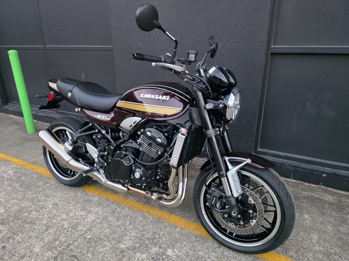 2026 Kawasaki Z900RS (ZR900C) RED