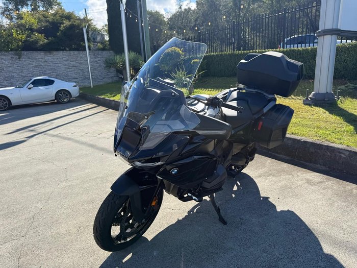 2026 BMW R 1300 RT Triple Black