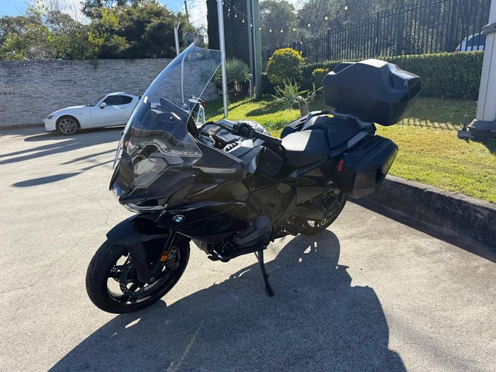 2026 BMW R 1300 RT Triple Black