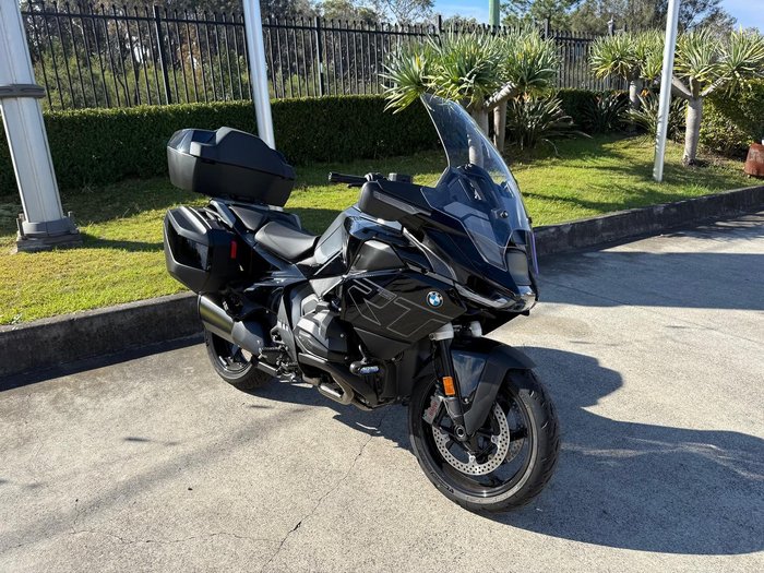 2026 BMW R 1300 RT Triple Black