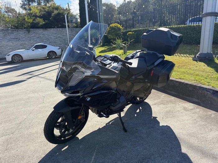 2026 BMW R 1300 RT Triple Black