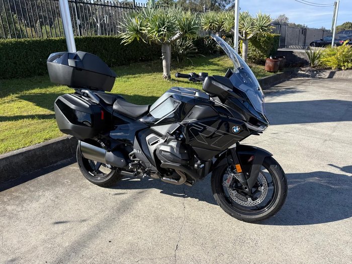 2026 BMW R 1300 RT Triple Black