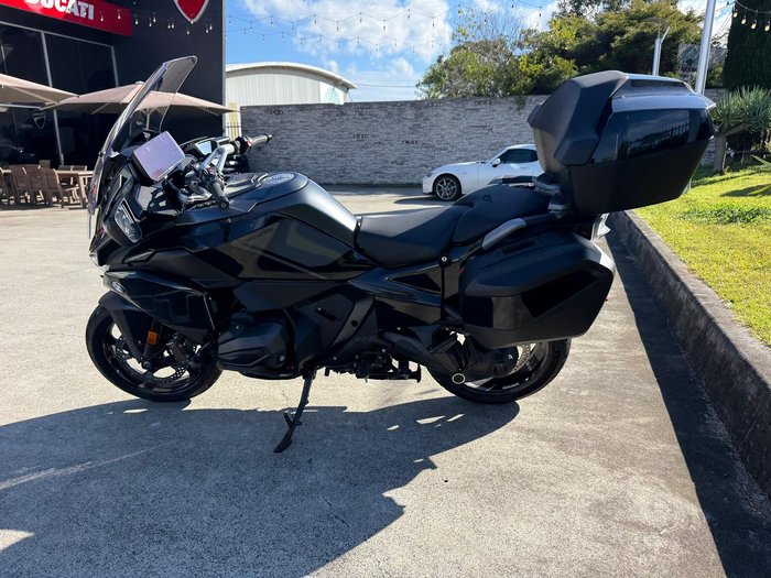 2026 BMW R 1300 RT Triple Black