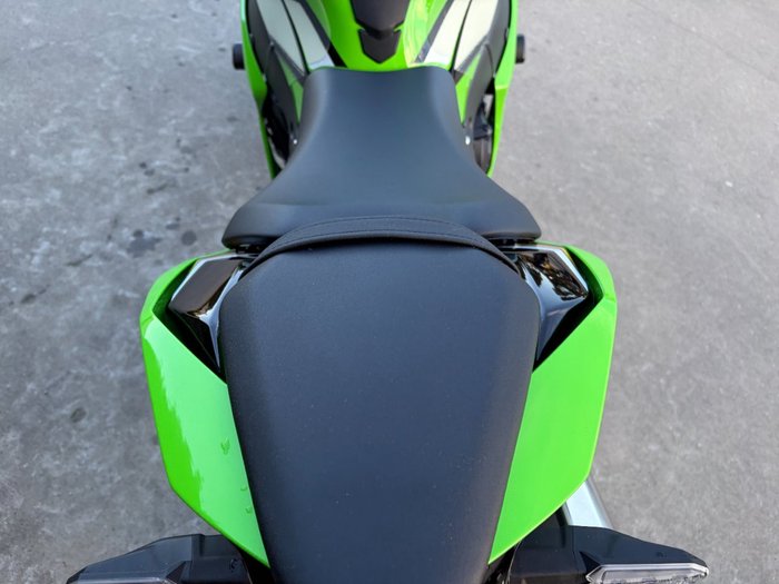 2025 Kawasaki NINJA ZX-10R Green