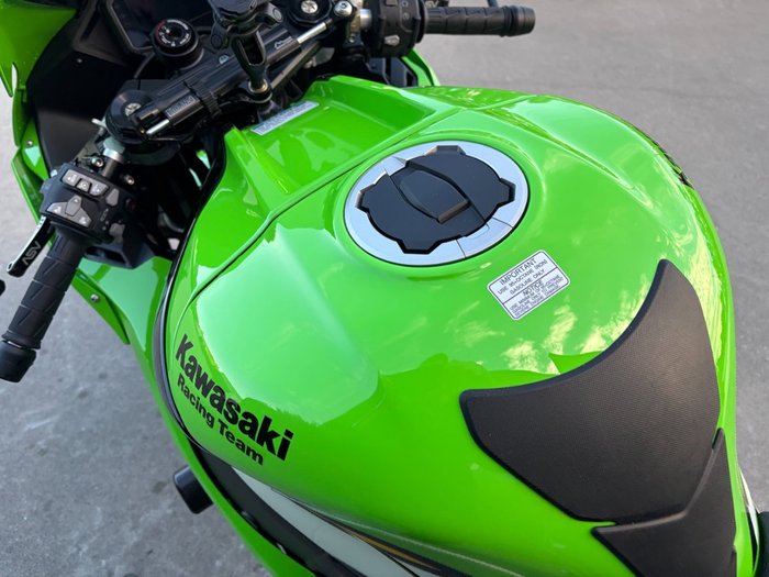 2025 Kawasaki NINJA ZX-10R Green