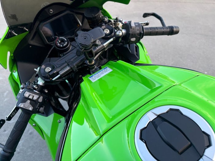 2025 Kawasaki NINJA ZX-10R Green